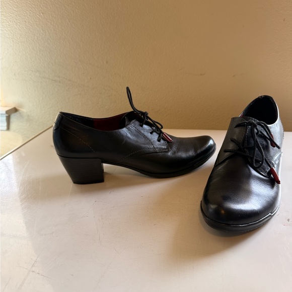 NEW Elegant Black Leather Tamaris Women's Oxford Shoes, Made in Germany, size 41 - Picture 3 of 10